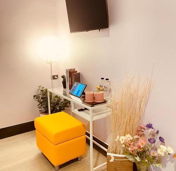 Triple J Hotel Trang