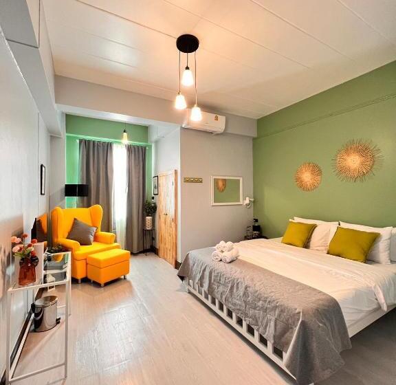 Triple J Hotel Trang