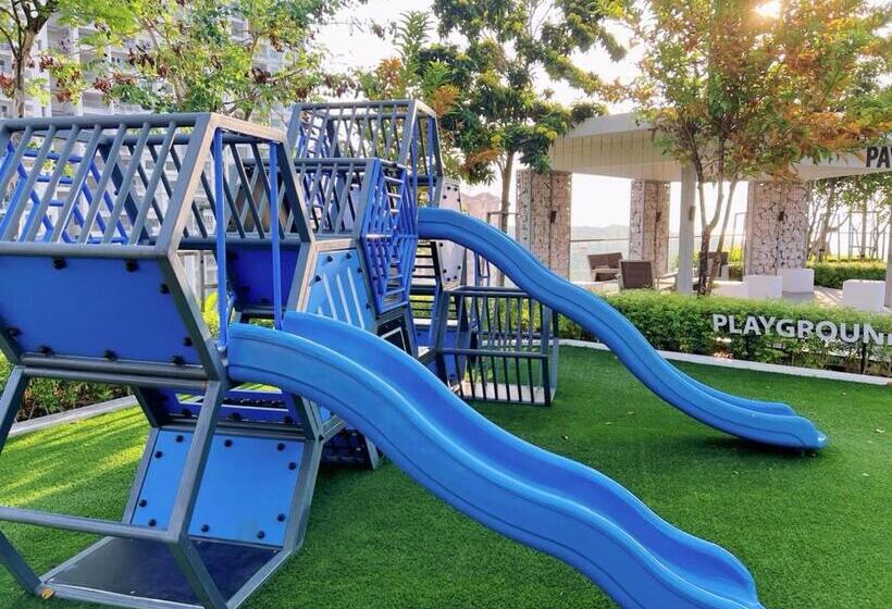 158 Urban Suites Georgetown New Condo City View