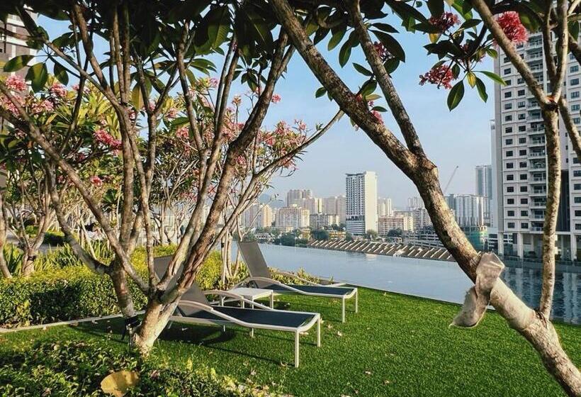 158 Urban Suites Georgetown New Condo City View