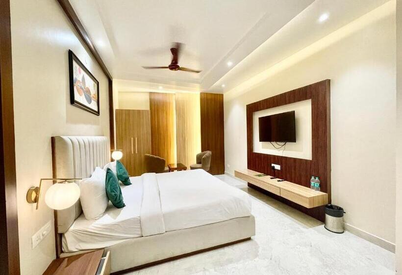 Vedangam Inn ! Varanasi Forɘigner S Choice ! Fully Air Conditioned Hotel With Parking Availability