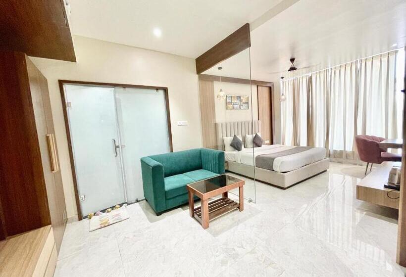 Vedangam Inn ! Varanasi Forɘigner S Choice ! Fully Air Conditioned Hotel With Parking Availability