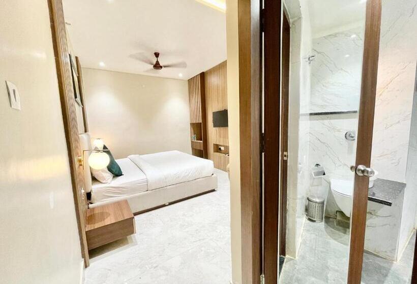 Vedangam Inn ! Varanasi Forɘigner S Choice ! Fully Air Conditioned Hotel With Parking Availability