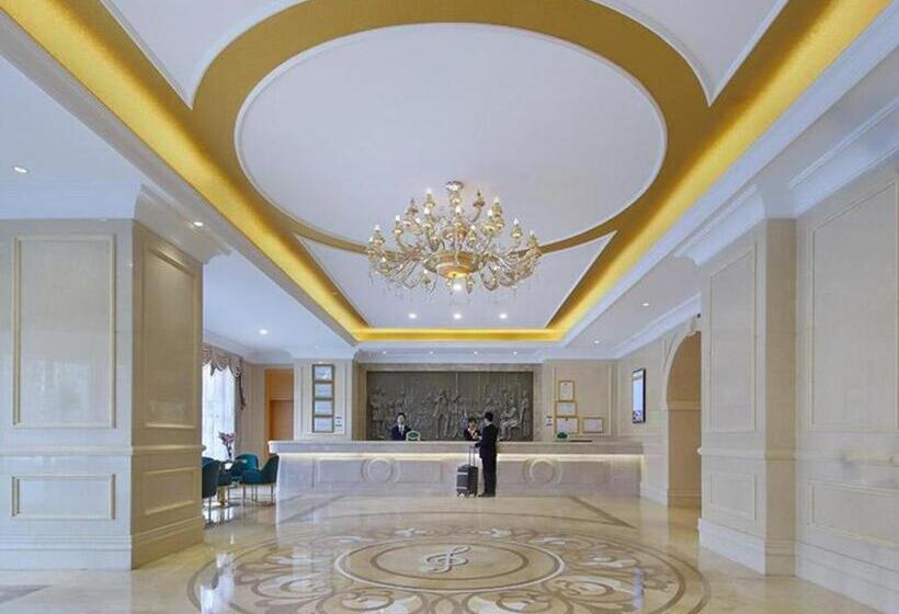 Vienna Hotel Xinjiang Kashgar 2nd Ring Road Food Street