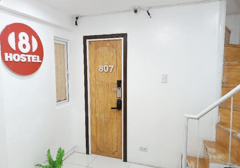 8hostel
