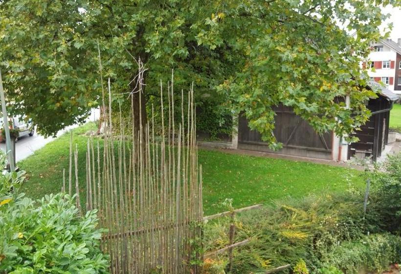 Airport Zürich Elwiras B & B