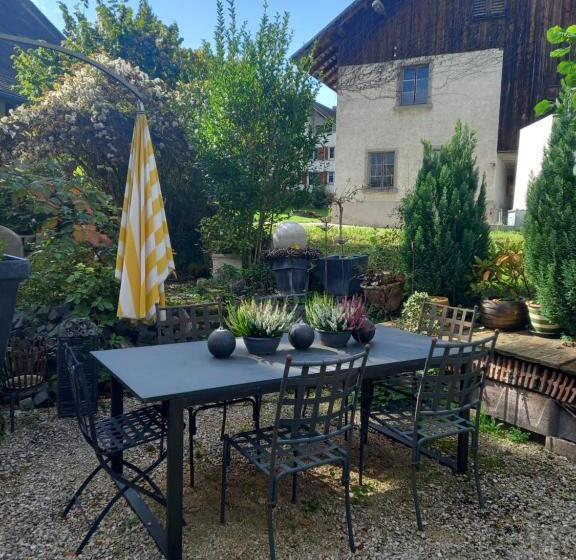 Airport Zürich Elwiras B & B