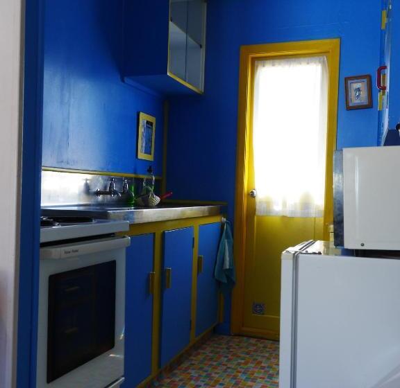 הוסטל Atlantis Backpackers