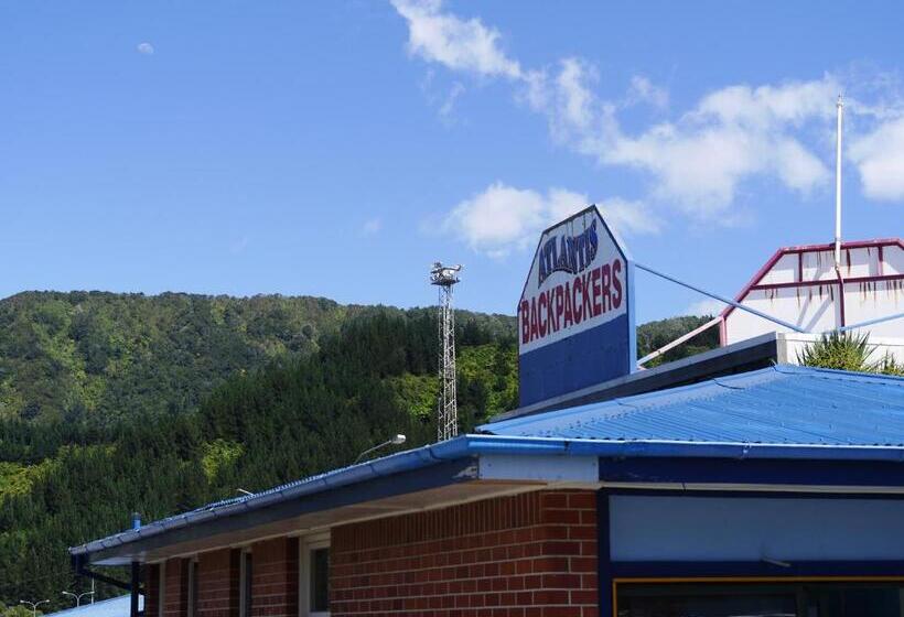 هاستل Atlantis Backpackers