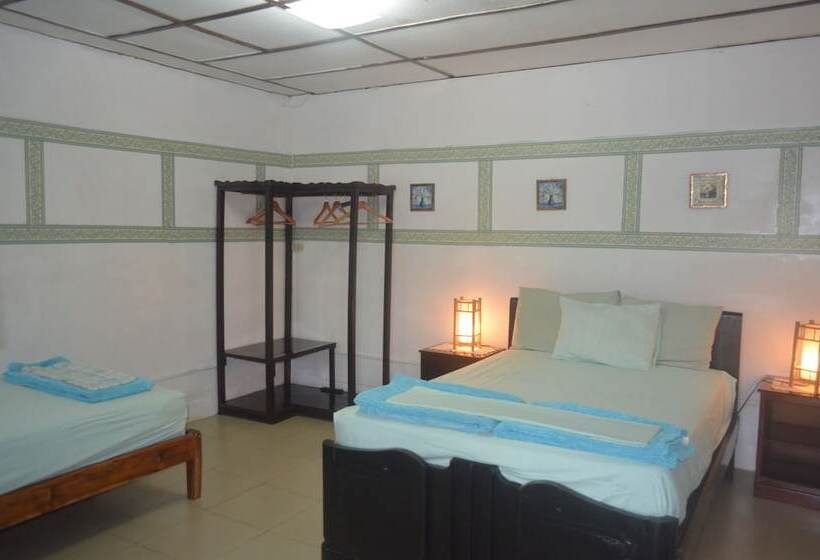 호스텔 Dim S Hostal