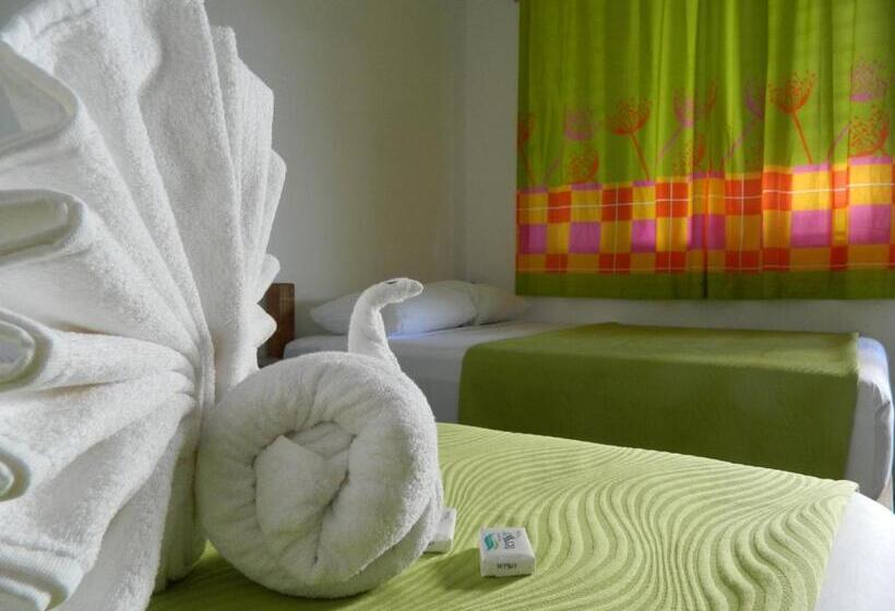 هاستل Emotion Avenida Tulum Hotel & Hostal