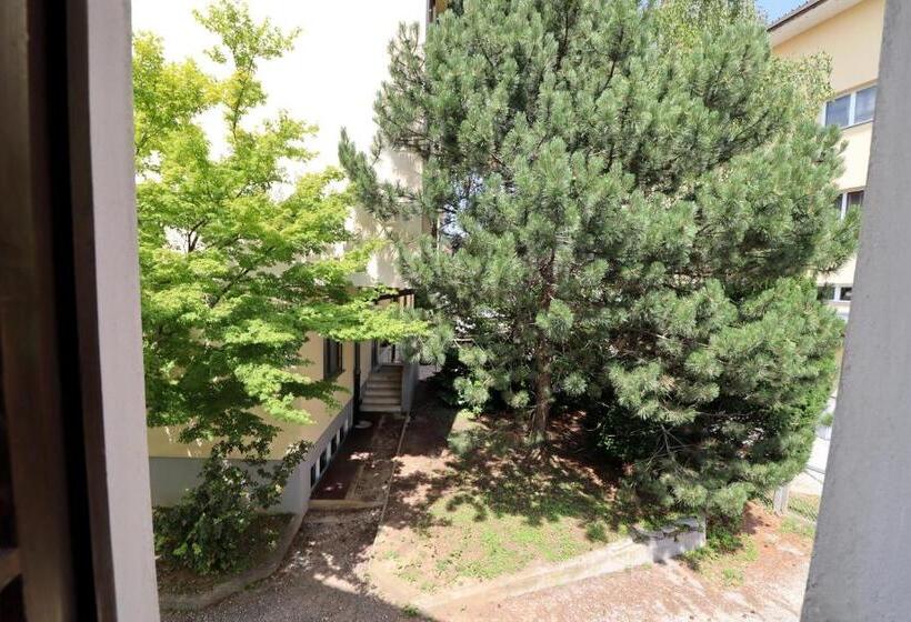 هاستل Guesthouse Veles