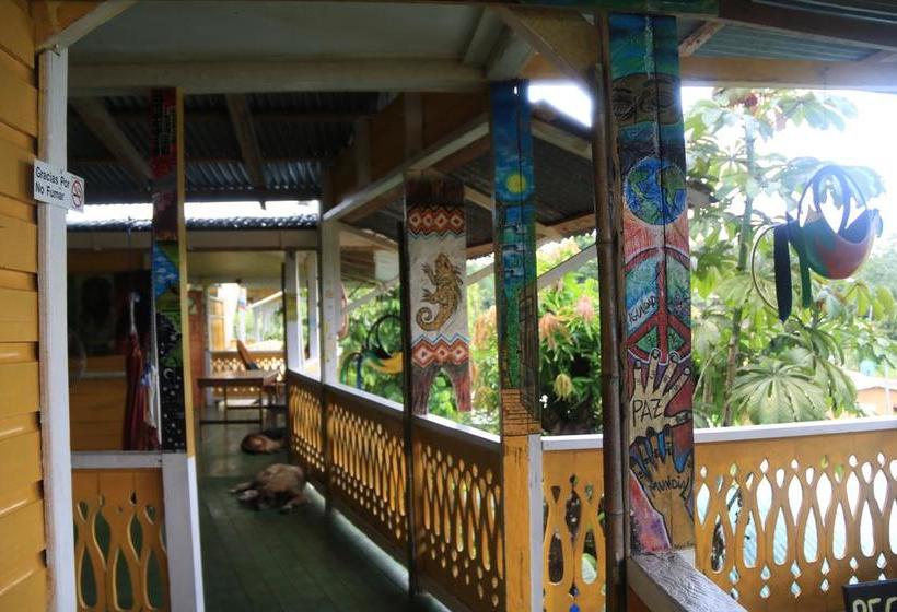 Общежитие Hostal Bastimentos