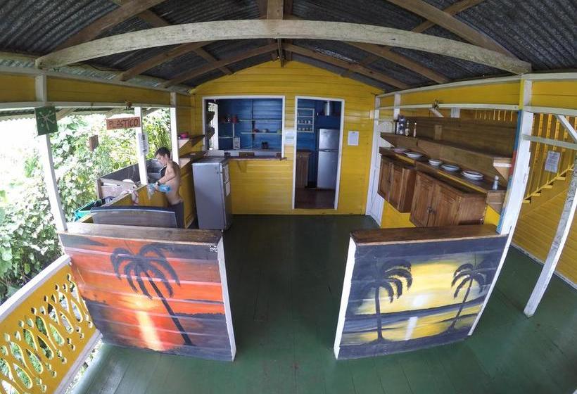 Общежитие Hostal Bastimentos