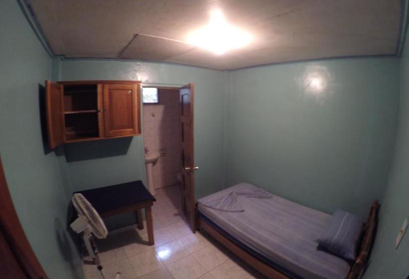 Общежитие Hostal Bastimentos