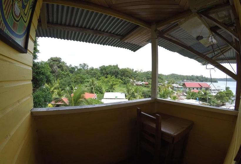 Общежитие Hostal Bastimentos