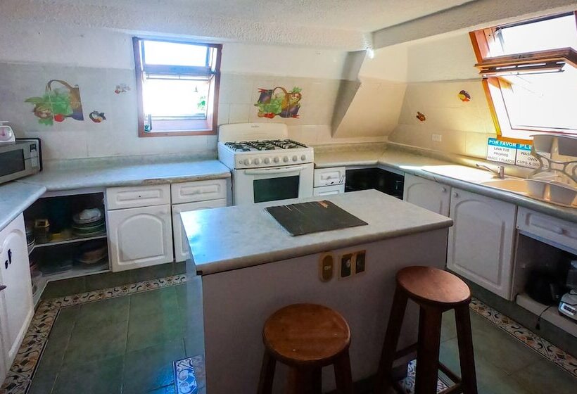 هاستل Izsla Suites