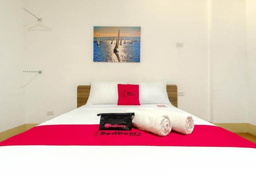 فندق صغير Reddoorz Near V Mapa Station