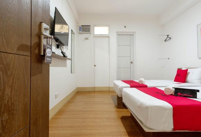 فندق صغير Reddoorz Near V Mapa Station