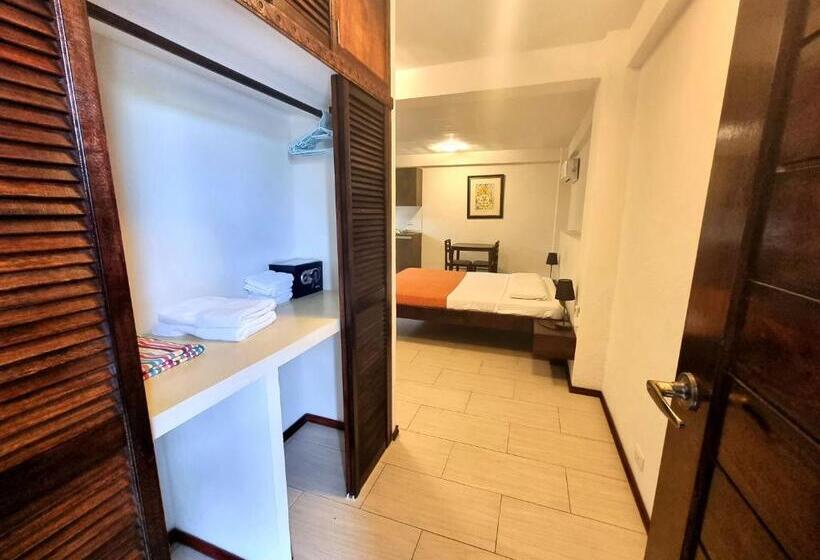 Angelina Beach Resort & Italian Restaurant Malapascua