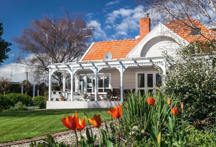 تختخواب و صبحانه Anglesea Inn