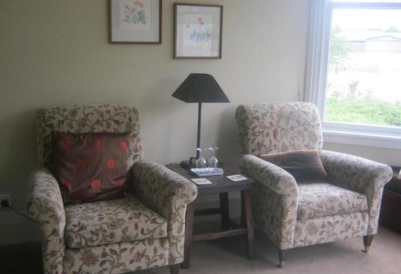 Bed and Breakfast Anglesea Inn