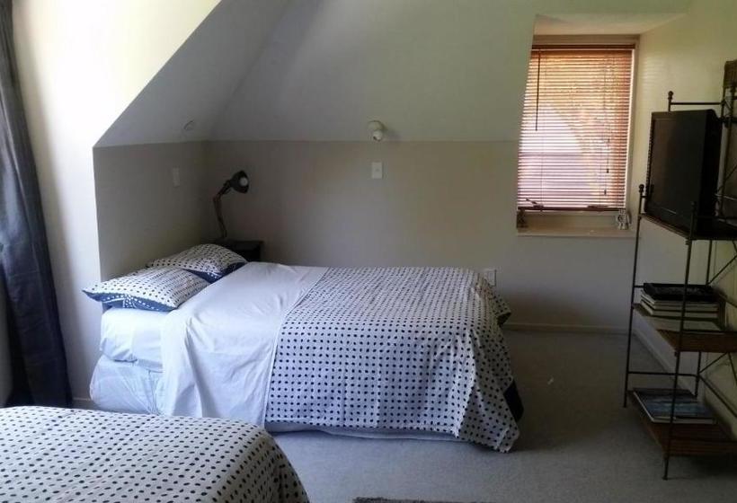 تختخواب و صبحانه Berni S Boutique Bnb