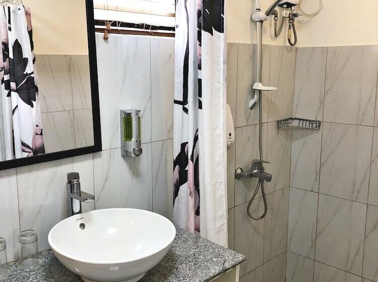 تختخواب و صبحانه Casa Roces