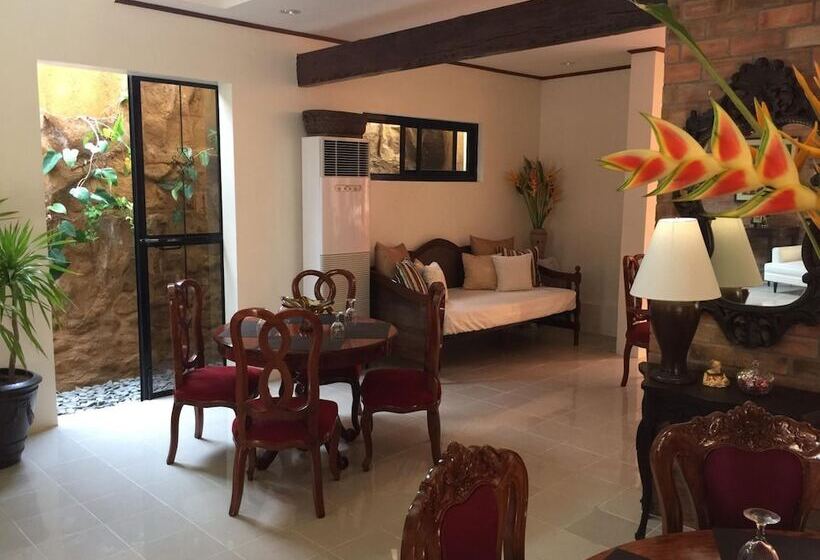 تختخواب و صبحانه Casa Roces