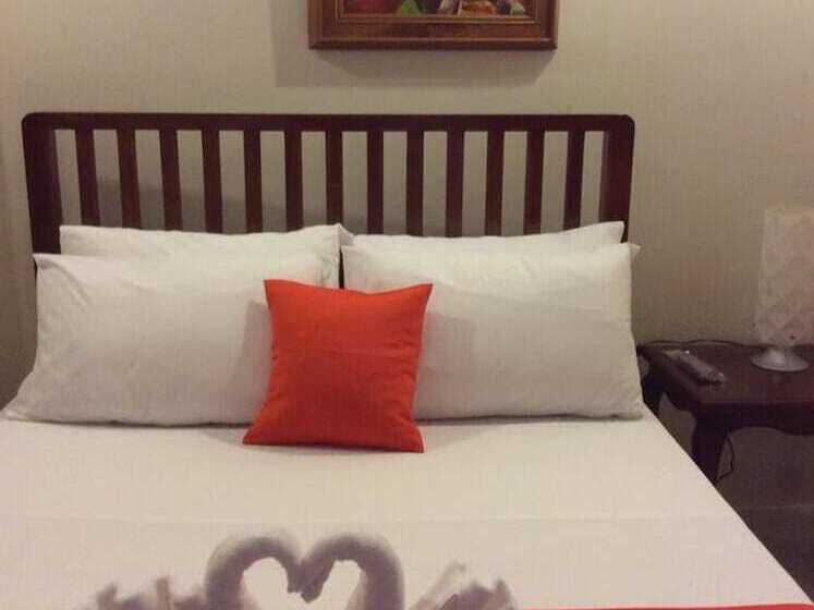 تختخواب و صبحانه Casa Roces