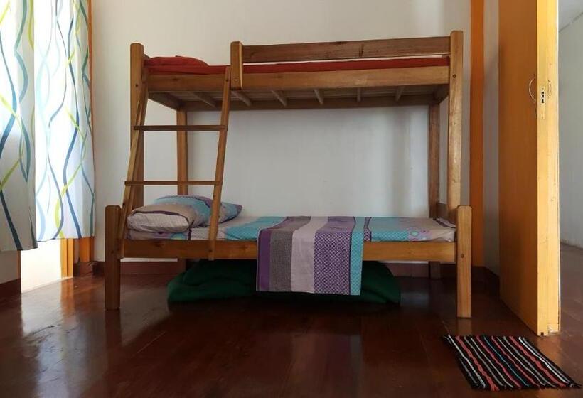 تختخواب و صبحانه Casaoro Homestay