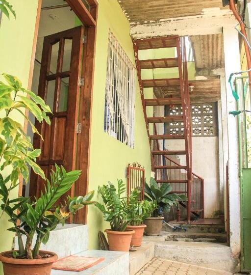 تختخواب و صبحانه Casaoro Homestay