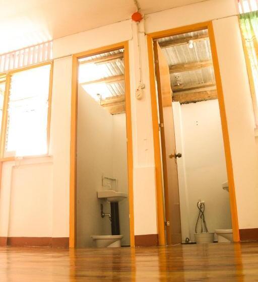 تختخواب و صبحانه Casaoro Homestay