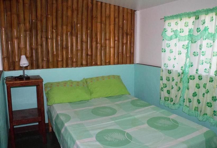 تختخواب و صبحانه Mahogany Upland Resort