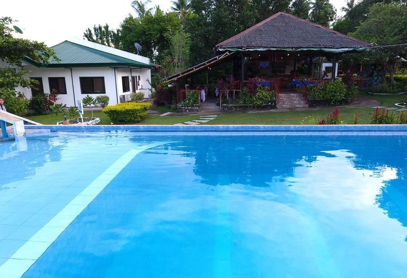 تختخواب و صبحانه Mahogany Upland Resort