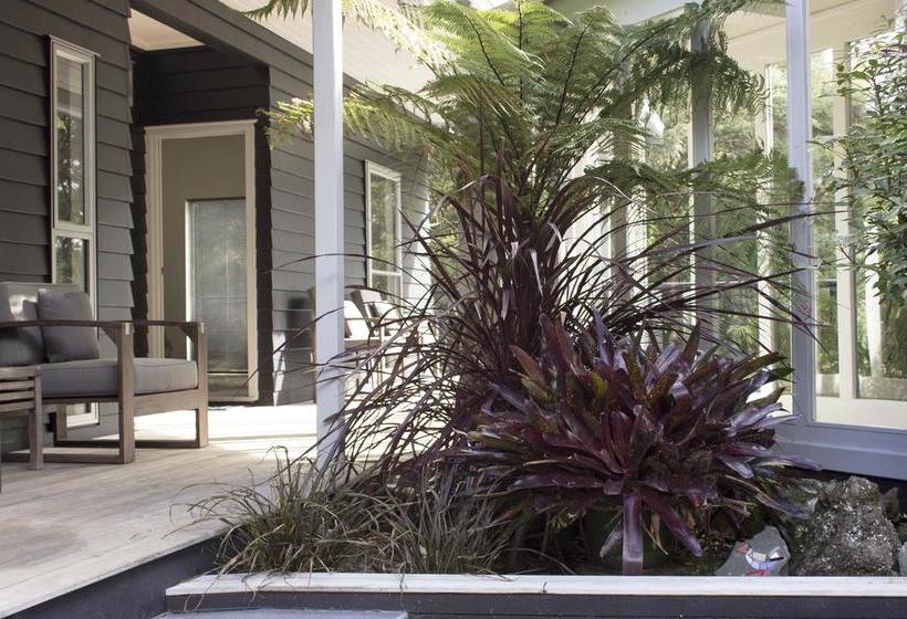 تختخواب و صبحانه River Retreat