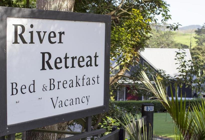 تختخواب و صبحانه River Retreat