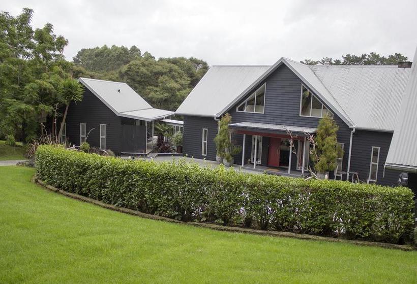 تختخواب و صبحانه River Retreat