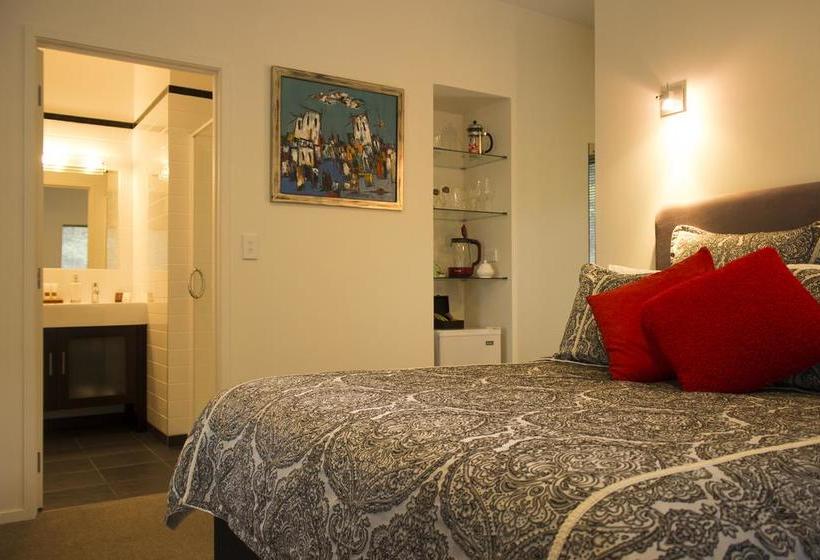 تختخواب و صبحانه River Retreat