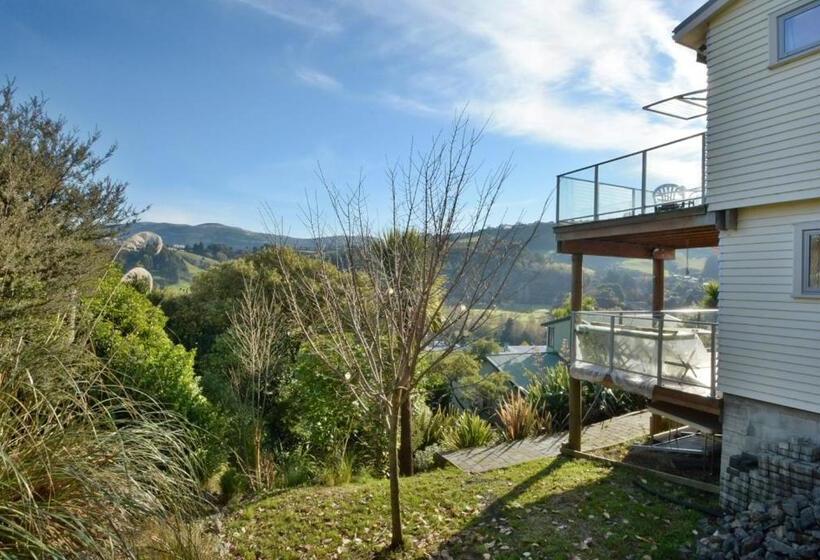 مبيت وإفطار Sleep On The Steepest Street In The World!