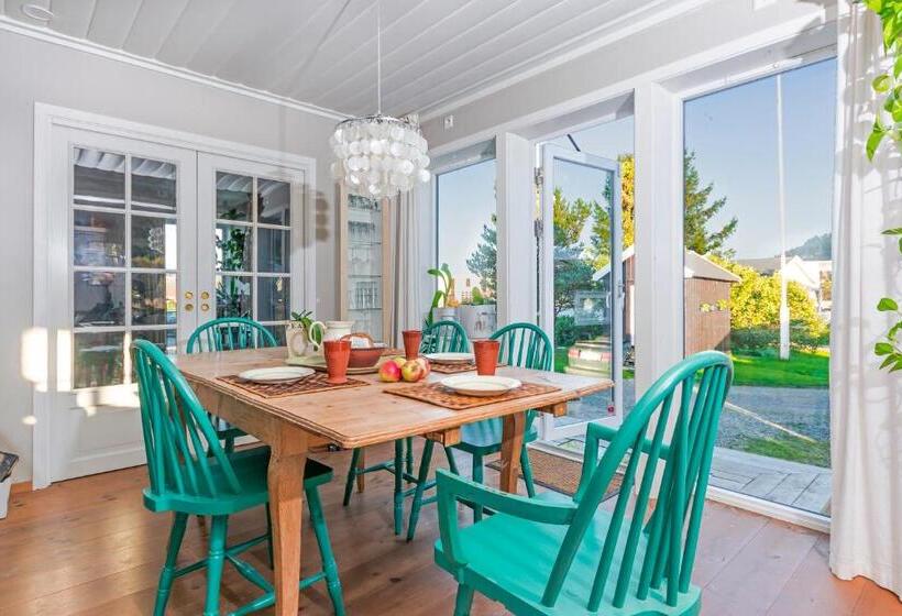 צימר Strandheimen Guesthouse