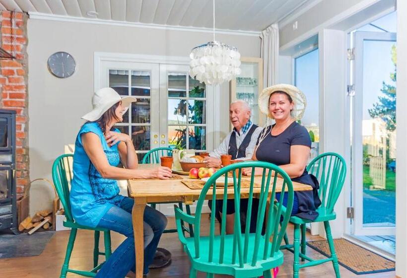 צימר Strandheimen Guesthouse