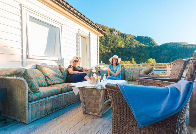 צימר Strandheimen Guesthouse