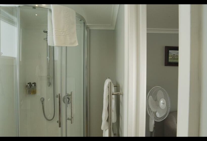 تختخواب و صبحانه Top Of The Town