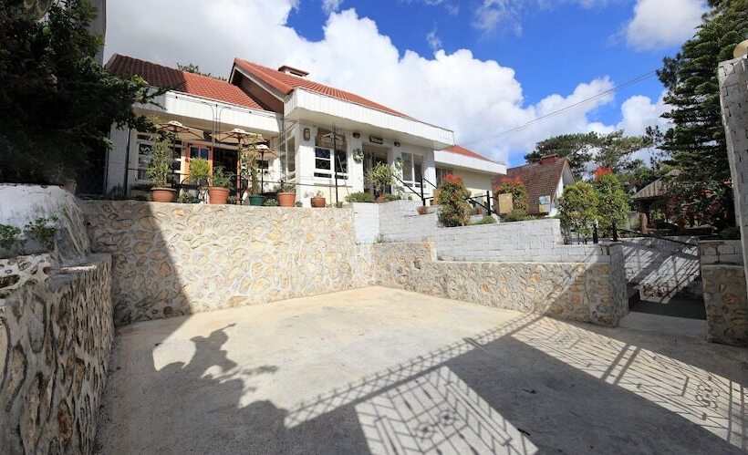 Guest Haven Chalet Baguio Bed And Breakfast