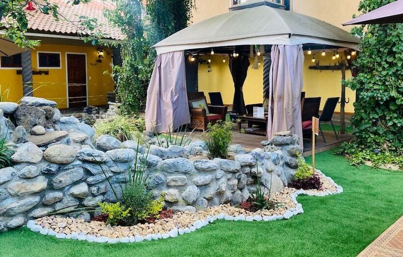 簡易ホテル La Ninfa