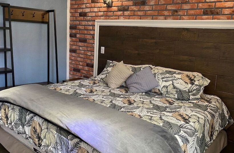 簡易ホテル La Ninfa