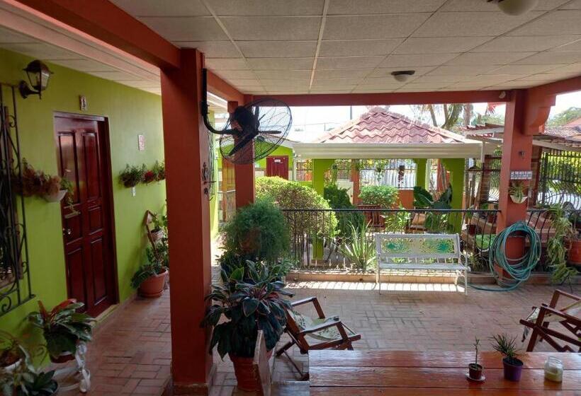 Hostel Kimmell / Hostal Familiar La Casita De Los Kimmell