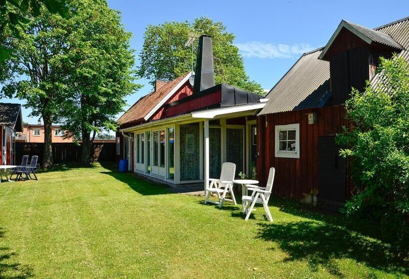 Alvaret Hotel & Hostel