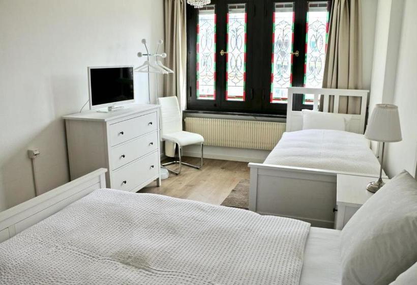 ホテル Am Ring Altstadt